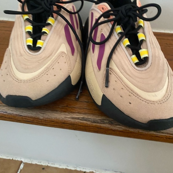 Adidas GZ9182. Sneakers Shoe Ozelia W Women’s Size 6 Athletic Running Peach Pink - Picture 6 of 10